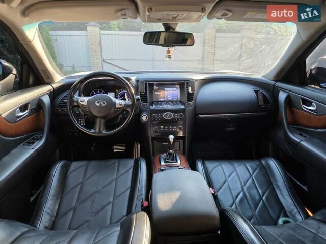 Белый Инфинити QX70, объемом двигателя 2.99 л и пробегом 110 тыс. км за 17999 $, фото 21 на Automoto.ua