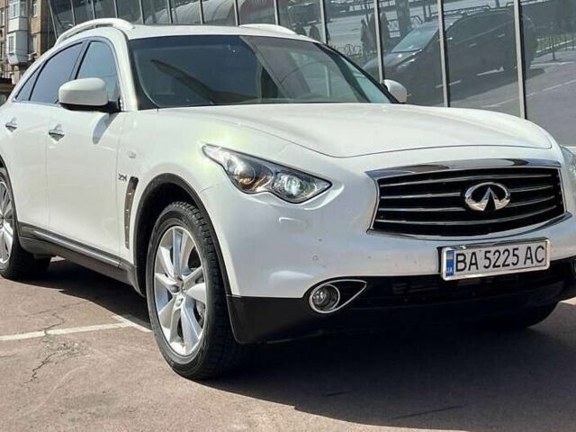 Білий Інфініті QX70, об'ємом двигуна 3 л та пробігом 66 тис. км за 31300 $, фото 2 на Automoto.ua