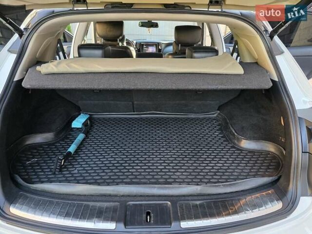 Белый Инфинити QX70, объемом двигателя 2.99 л и пробегом 110 тыс. км за 17999 $, фото 34 на Automoto.ua