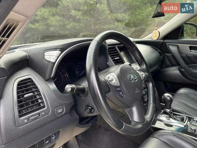 Білий Інфініті QX70, об'ємом двигуна 3.7 л та пробігом 168 тис. км за 17400 $, фото 15 на Automoto.ua