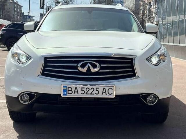 Білий Інфініті QX70, об'ємом двигуна 3 л та пробігом 66 тис. км за 31300 $, фото 1 на Automoto.ua