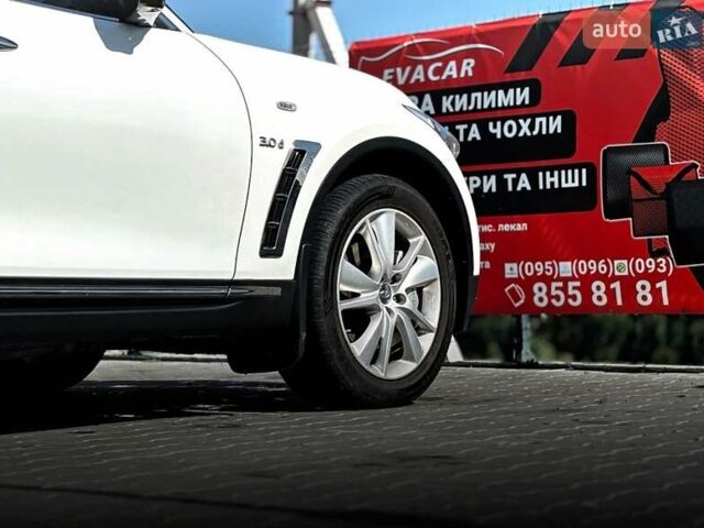 Белый Инфинити QX70, объемом двигателя 2.99 л и пробегом 110 тыс. км за 17999 $, фото 10 на Automoto.ua