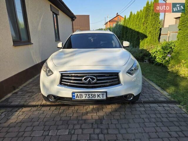 Белый Инфинити QX70, объемом двигателя 2.99 л и пробегом 110 тыс. км за 17999 $, фото 25 на Automoto.ua