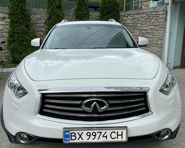 Білий Інфініті QX70, об'ємом двигуна 3.7 л та пробігом 94 тис. км за 25000 $, фото 1 на Automoto.ua