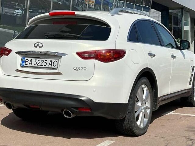 Білий Інфініті QX70, об'ємом двигуна 3 л та пробігом 66 тис. км за 31300 $, фото 4 на Automoto.ua