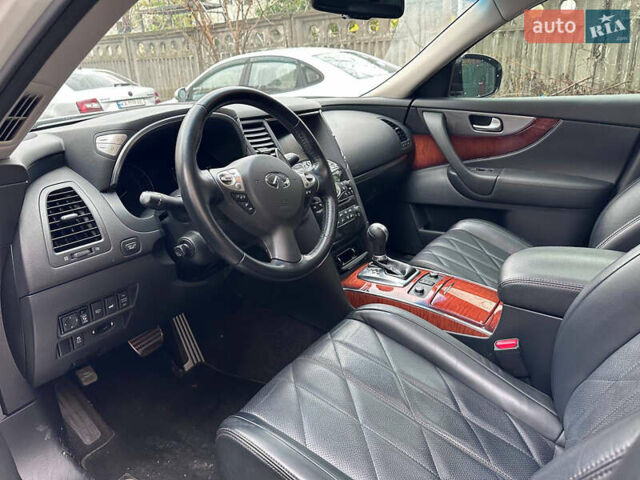 Белый Инфинити QX70, объемом двигателя 3.7 л и пробегом 51 тыс. км за 22500 $, фото 7 на Automoto.ua