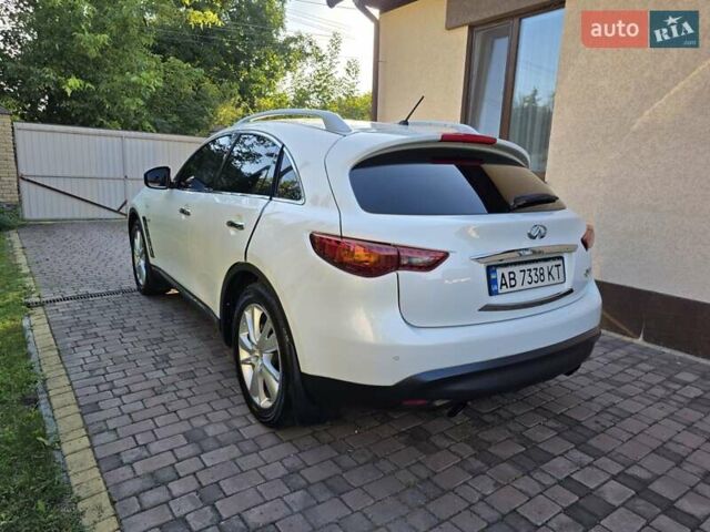Белый Инфинити QX70, объемом двигателя 2.99 л и пробегом 110 тыс. км за 17999 $, фото 22 на Automoto.ua