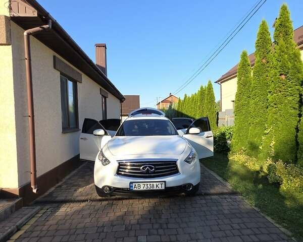 Белый Инфинити QX70, объемом двигателя 2.99 л и пробегом 110 тыс. км за 17999 $, фото 37 на Automoto.ua