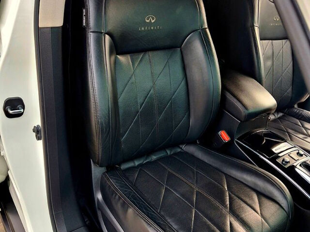 Белый Инфинити QX70, объемом двигателя 3 л и пробегом 133 тыс. км за 20900 $, фото 5 на Automoto.ua