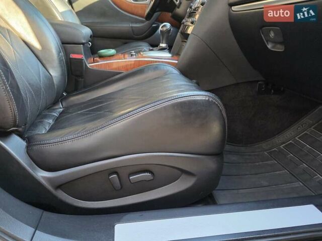 Белый Инфинити QX70, объемом двигателя 2.99 л и пробегом 110 тыс. км за 17999 $, фото 31 на Automoto.ua