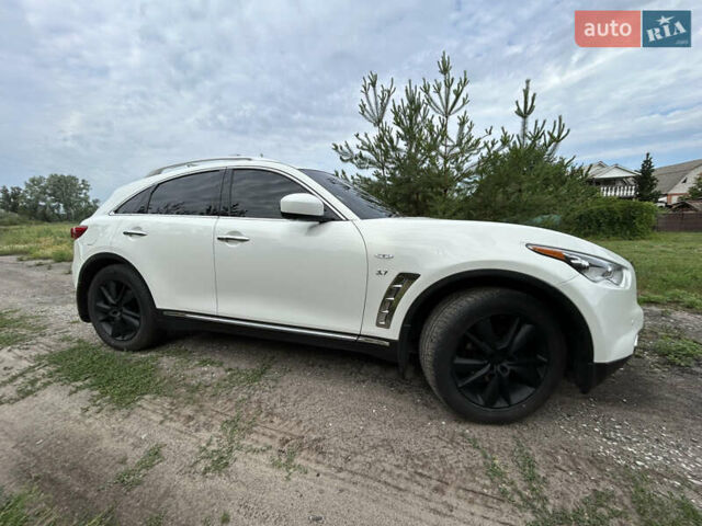 Білий Інфініті QX70, об'ємом двигуна 3.7 л та пробігом 168 тис. км за 17400 $, фото 3 на Automoto.ua