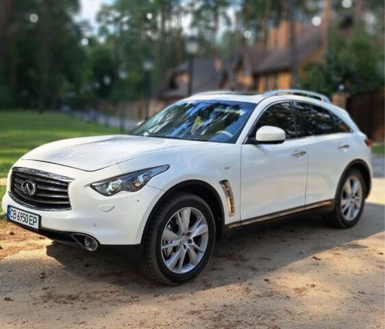 Білий Інфініті QX70, об'ємом двигуна 3.7 л та пробігом 180 тис. км за 311 $, фото 1 на Automoto.ua
