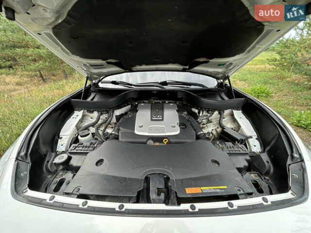 Білий Інфініті QX70, об'ємом двигуна 3.7 л та пробігом 168 тис. км за 17400 $, фото 10 на Automoto.ua