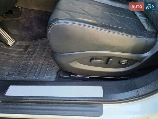 Белый Инфинити QX70, объемом двигателя 2.99 л и пробегом 110 тыс. км за 17999 $, фото 41 на Automoto.ua