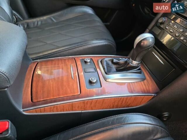 Белый Инфинити QX70, объемом двигателя 2.99 л и пробегом 110 тыс. км за 17999 $, фото 20 на Automoto.ua