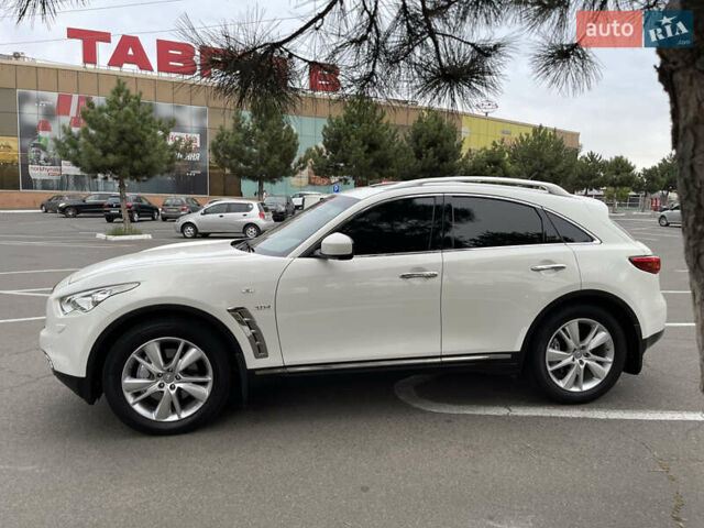 Белый Инфинити QX70, объемом двигателя 2.99 л и пробегом 128 тыс. км за 19800 $, фото 56 на Automoto.ua