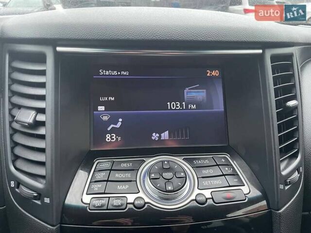Белый Инфинити QX70, объемом двигателя 3.7 л и пробегом 84 тыс. км за 16990 $, фото 27 на Automoto.ua