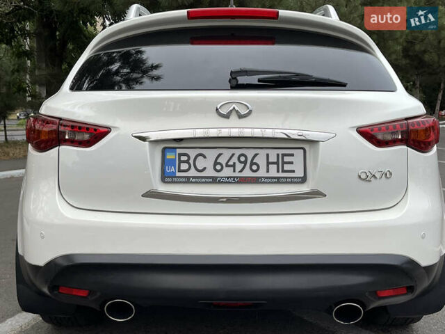 Белый Инфинити QX70, объемом двигателя 2.99 л и пробегом 128 тыс. км за 19800 $, фото 39 на Automoto.ua