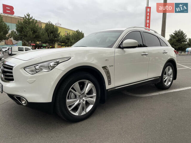 Белый Инфинити QX70, объемом двигателя 2.99 л и пробегом 128 тыс. км за 19800 $, фото 83 на Automoto.ua