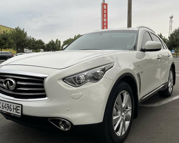 Белый Инфинити QX70, объемом двигателя 2.99 л и пробегом 128 тыс. км за 19800 $, фото 103 на Automoto.ua