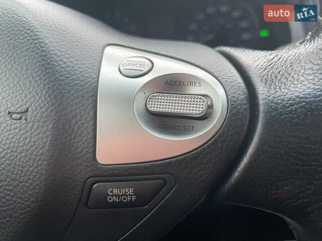 Белый Инфинити QX70, объемом двигателя 3.7 л и пробегом 84 тыс. км за 16990 $, фото 25 на Automoto.ua