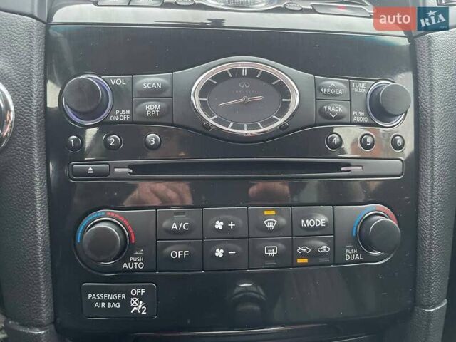 Белый Инфинити QX70, объемом двигателя 3.7 л и пробегом 84 тыс. км за 16990 $, фото 29 на Automoto.ua