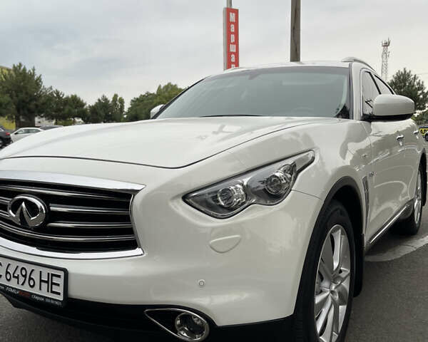 Белый Инфинити QX70, объемом двигателя 2.99 л и пробегом 128 тыс. км за 19800 $, фото 100 на Automoto.ua