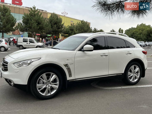 Белый Инфинити QX70, объемом двигателя 2.99 л и пробегом 128 тыс. км за 19800 $, фото 51 на Automoto.ua