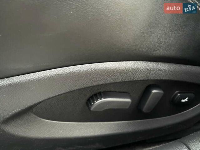 Белый Инфинити QX70, объемом двигателя 2.99 л и пробегом 128 тыс. км за 19800 $, фото 115 на Automoto.ua