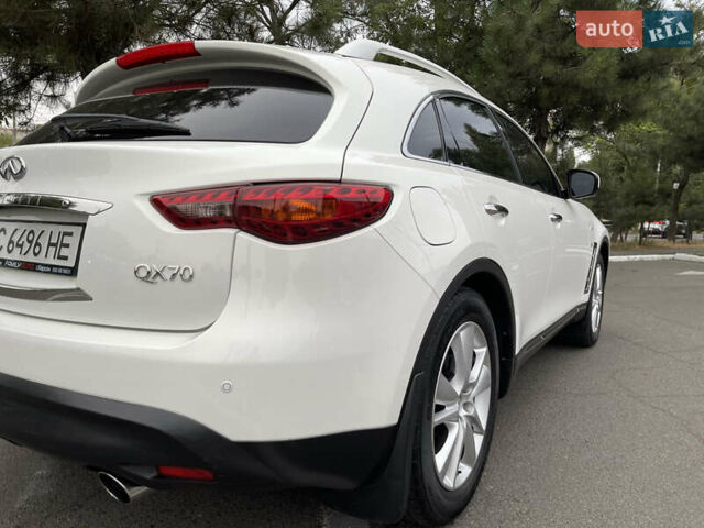 Белый Инфинити QX70, объемом двигателя 2.99 л и пробегом 128 тыс. км за 19800 $, фото 73 на Automoto.ua