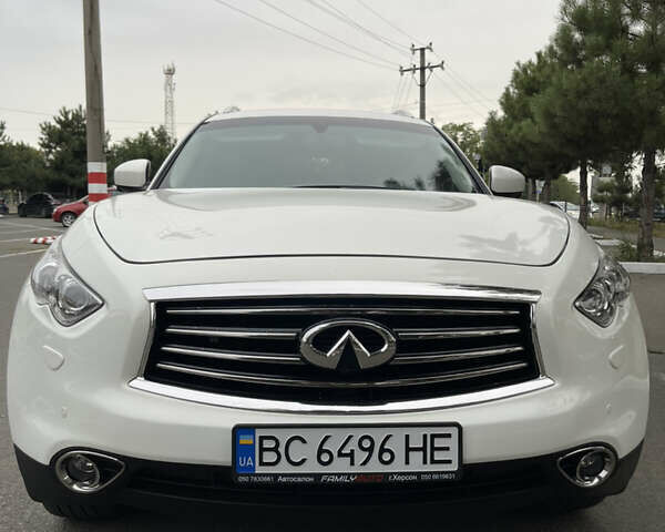 Белый Инфинити QX70, объемом двигателя 2.99 л и пробегом 128 тыс. км за 19800 $, фото 101 на Automoto.ua