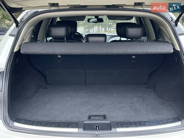 Белый Инфинити QX70, объемом двигателя 2.99 л и пробегом 128 тыс. км за 19800 $, фото 106 на Automoto.ua