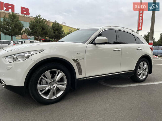 Белый Инфинити QX70, объемом двигателя 2.99 л и пробегом 128 тыс. км за 19800 $, фото 65 на Automoto.ua