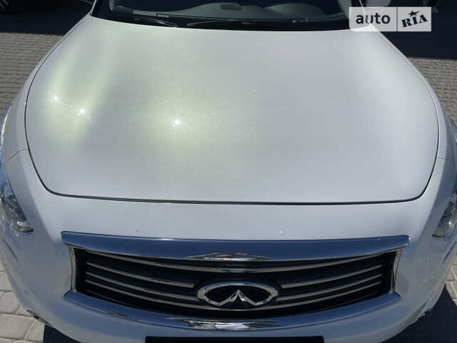 Білий Інфініті QX70, об'ємом двигуна 2.99 л та пробігом 69 тис. км за 30333 $, фото 11 на Automoto.ua