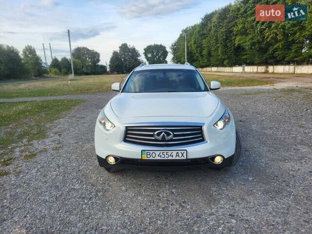 Білий Інфініті QX70, об'ємом двигуна 2.99 л та пробігом 135 тис. км за 25300 $, фото 7 на Automoto.ua