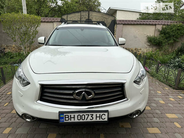 Білий Інфініті QX70, об'ємом двигуна 2.99 л та пробігом 147 тис. км за 26500 $, фото 1 на Automoto.ua