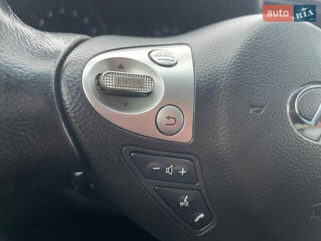 Белый Инфинити QX70, объемом двигателя 3.7 л и пробегом 84 тыс. км за 16990 $, фото 24 на Automoto.ua