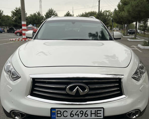 Белый Инфинити QX70, объемом двигателя 2.99 л и пробегом 128 тыс. км за 19800 $, фото 102 на Automoto.ua