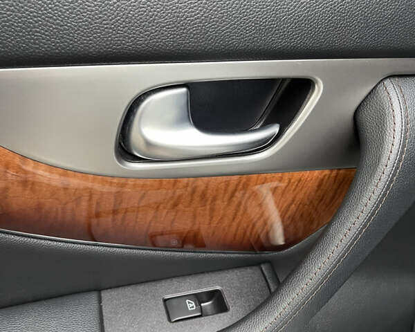 Белый Инфинити QX70, объемом двигателя 2.99 л и пробегом 128 тыс. км за 19800 $, фото 125 на Automoto.ua