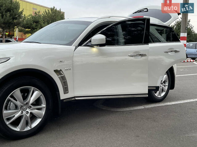Белый Инфинити QX70, объемом двигателя 2.99 л и пробегом 128 тыс. км за 19800 $, фото 36 на Automoto.ua