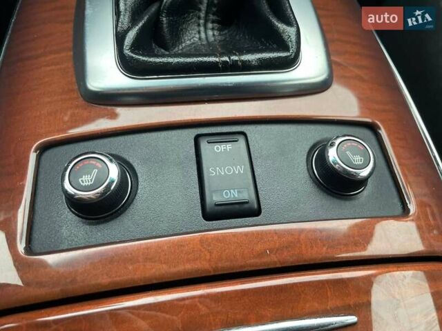 Белый Инфинити QX70, объемом двигателя 3.7 л и пробегом 84 тыс. км за 16990 $, фото 30 на Automoto.ua