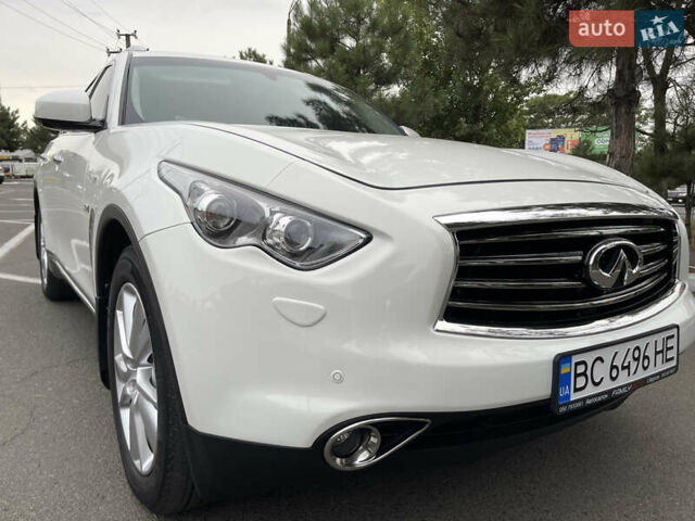 Белый Инфинити QX70, объемом двигателя 2.99 л и пробегом 128 тыс. км за 19800 $, фото 88 на Automoto.ua
