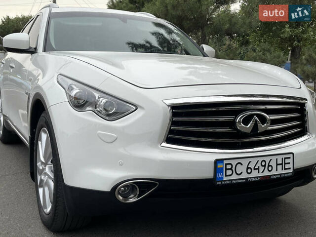 Белый Инфинити QX70, объемом двигателя 2.99 л и пробегом 128 тыс. км за 19800 $, фото 43 на Automoto.ua