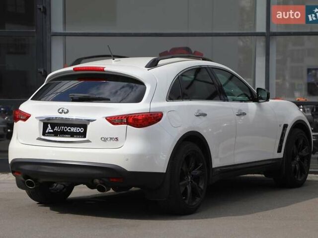 Белый Инфинити QX70, объемом двигателя 3.7 л и пробегом 96 тыс. км за 21000 $, фото 1 на Automoto.ua