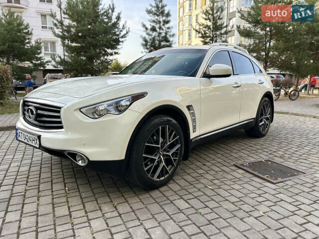 Білий Інфініті QX70, об'ємом двигуна 3.7 л та пробігом 179 тис. км за 19850 $, фото 1 на Automoto.ua