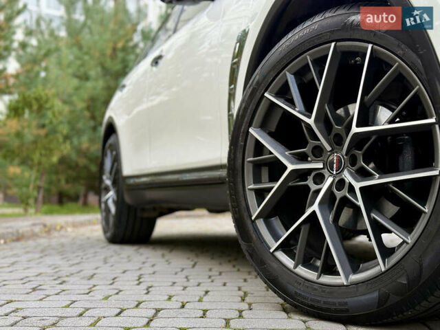 Белый Инфинити QX70, объемом двигателя 3.7 л и пробегом 180 тыс. км за 21777 $, фото 1 на Automoto.ua