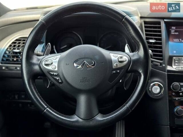 Білий Інфініті QX70, об'ємом двигуна 2.99 л та пробігом 155 тис. км за 23995 $, фото 60 на Automoto.ua