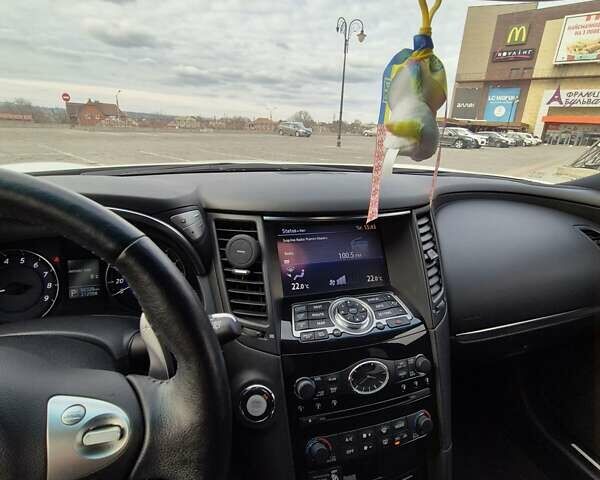 Білий Інфініті QX70, об'ємом двигуна 3.7 л та пробігом 99 тис. км за 21900 $, фото 30 на Automoto.ua