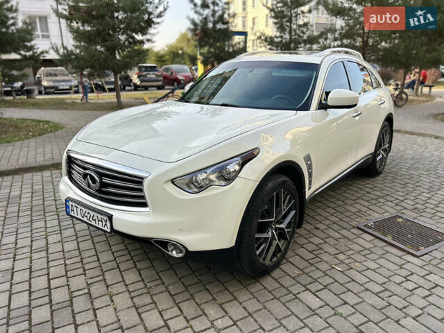 Білий Інфініті QX70, об'ємом двигуна 3.7 л та пробігом 179 тис. км за 19850 $, фото 4 на Automoto.ua