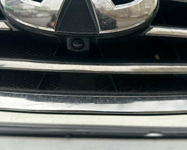 Белый Инфинити QX70, объемом двигателя 3.7 л и пробегом 55 тыс. км за 23500 $, фото 5 на Automoto.ua